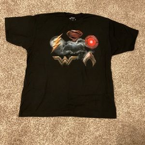 Justice league logo men’s tee
